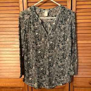 Ladies blouse. Size Medium.